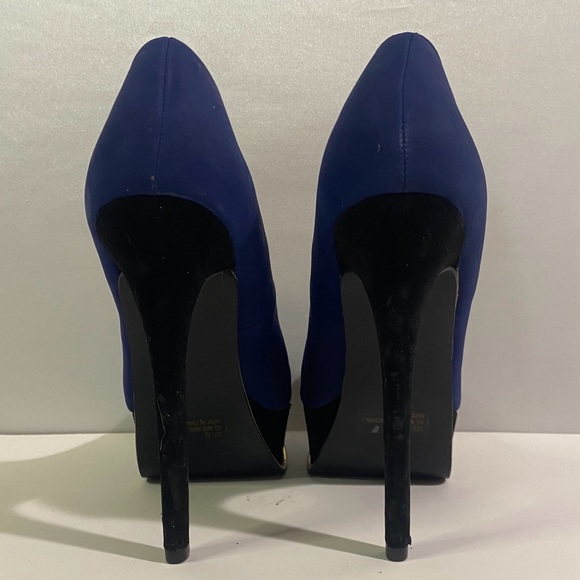 Qupid Women's 8 Blue Heels - Picture 2 of 8